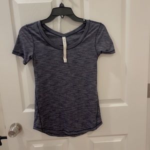Lululemon T shirt